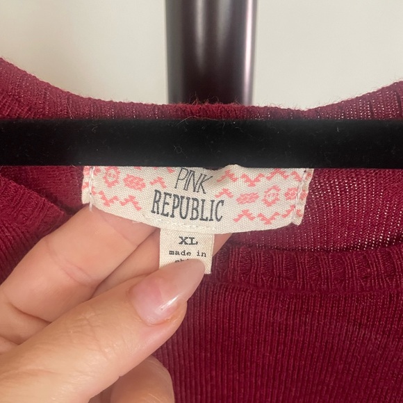 Burgundy sweater - Picture 4 of 4